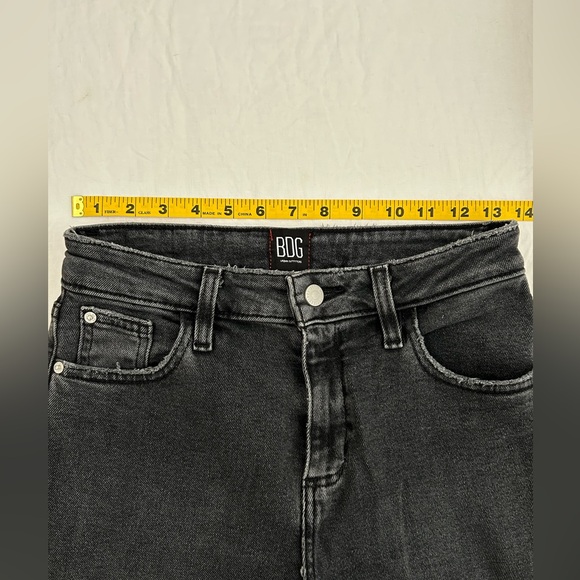 Urban Outfitters BDG Kick Flare High Rise Cropped Faded Black Jeans - Size 26 - Picture 3 of 6